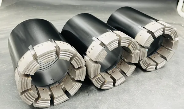 لقمة قلب ماسية مشربة